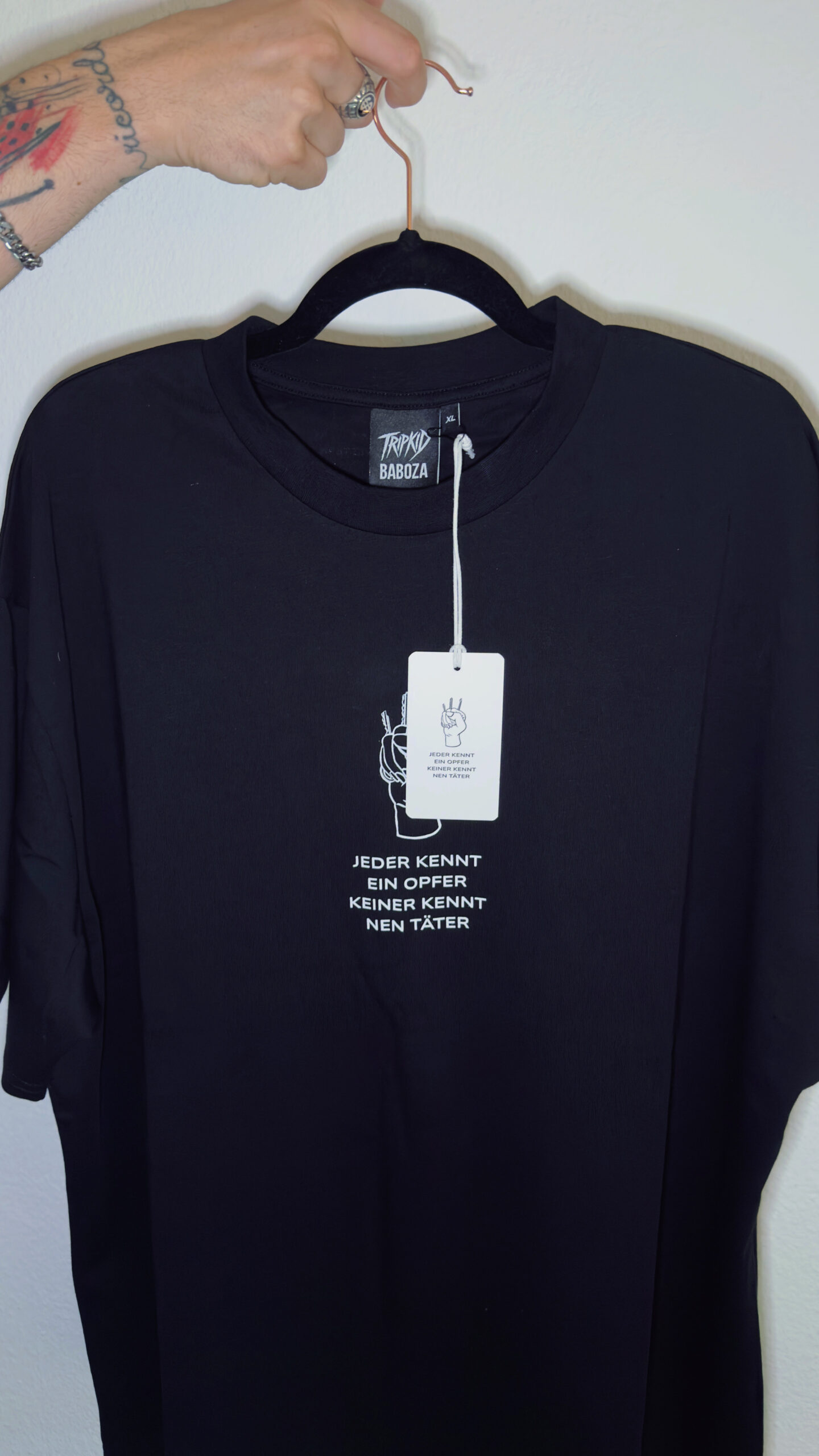 BCEA4098-52EE-4D17-9392-9B0FA46943B0